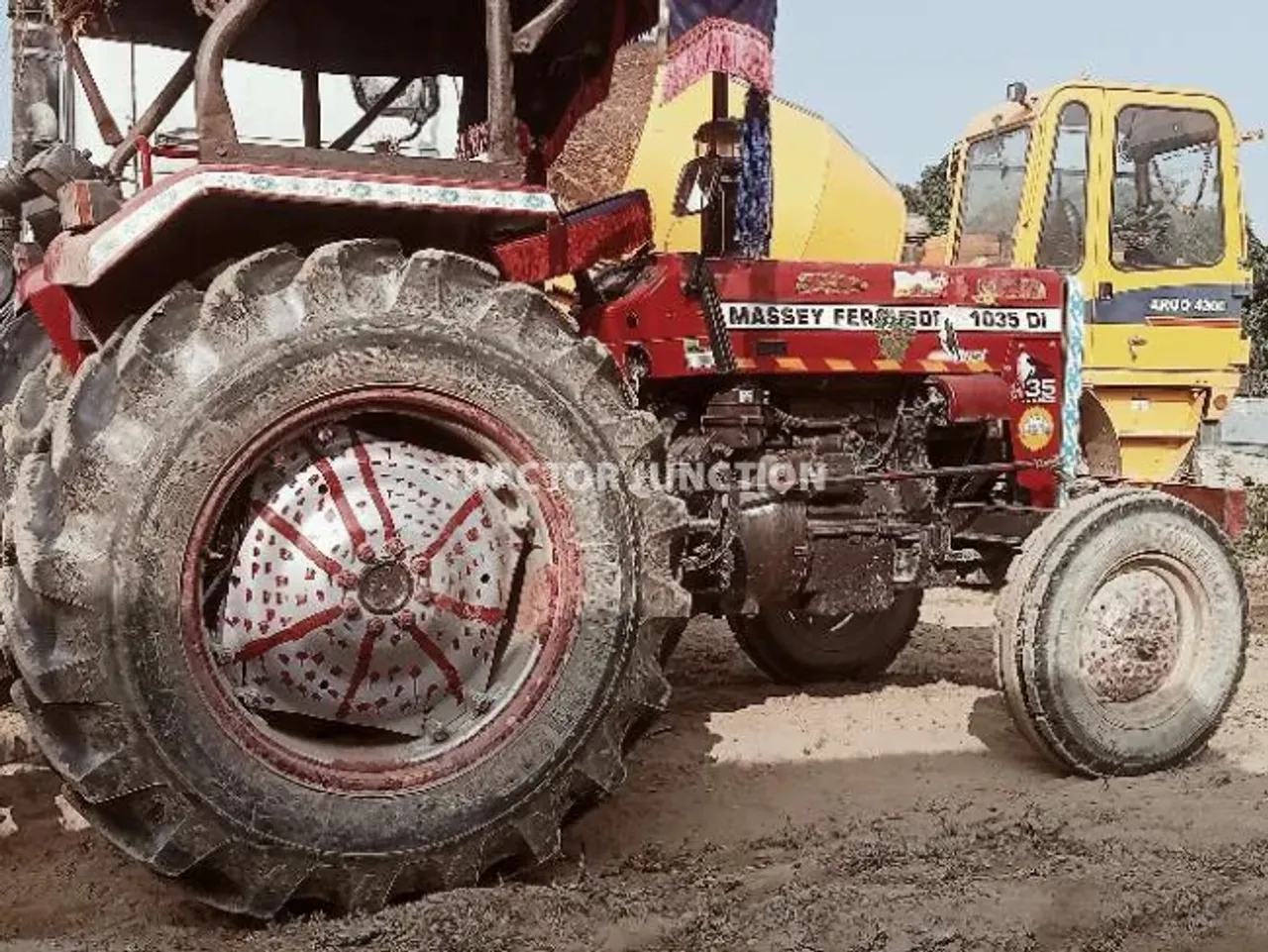 மாஸ்ஸி பெர்குசன் 1035 DI
