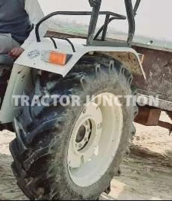 न्यू हॉलैंड 3230 एनएक्स