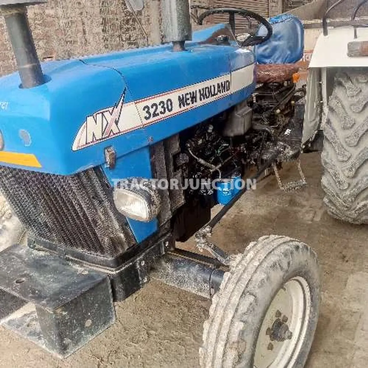 न्यू हॉलैंड 3230 एनएक्स
