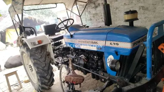 పవర్‌ట్రాక్ 439 DS ప్లస్
