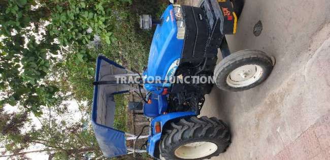 New Holland 4710 2WD WITH CANOPY