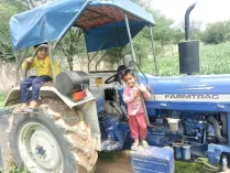 సెకండ్ హ్యాండ్ ఫామ్‌ట్రాక్ 60 సూపర్‌మాక్స్ ట్రాక్టర్ అమ్మకానికి ఉంది - 2011 మోడల్