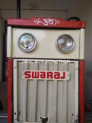 Swaraj 724 FE