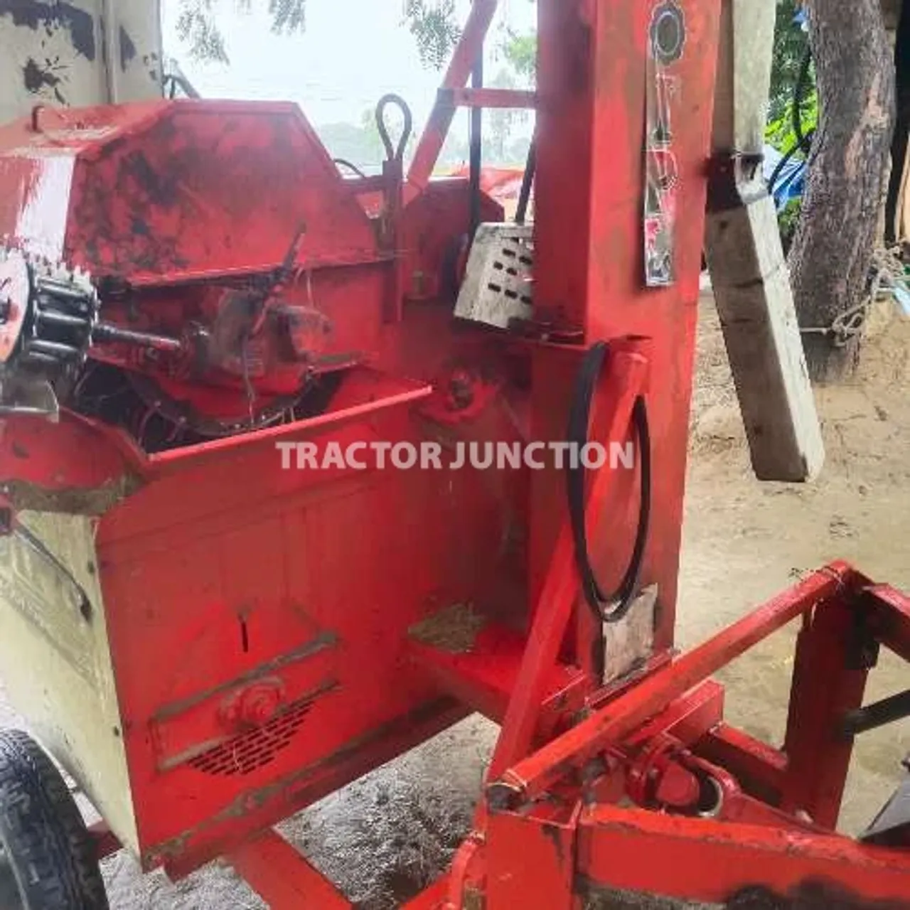स्वराज 735 एफई