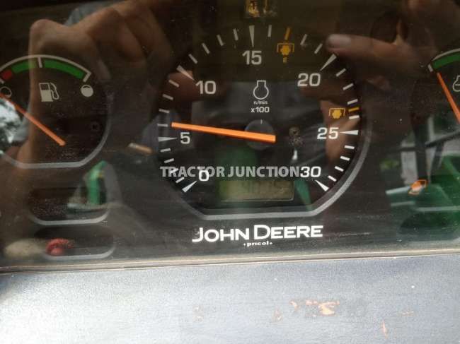 जॉन डियर ५०५० ई 2WD