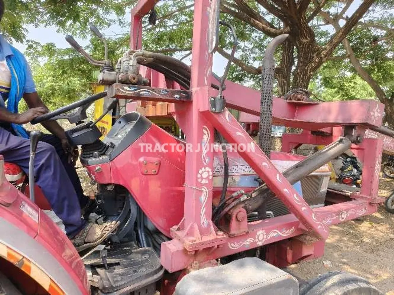 மஹிந்திரா அர்ஜுன் நோவோ 605 Di-ps