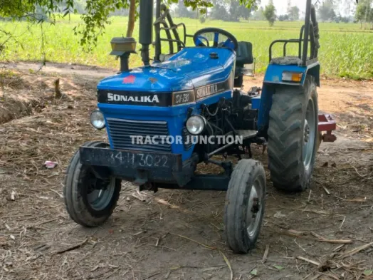 सोनालिका डी आई 730 II HDM