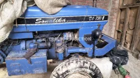 बिक्री के लिए सेकेंड हैंड सोनालीका डीआई 730 III ट्रैक्टर - 2013 मॉडल