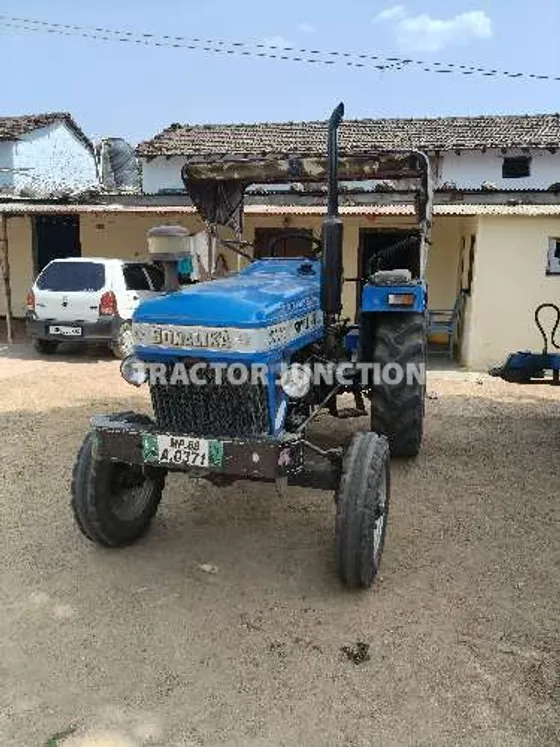 సోనాలిక DI 740 III S3