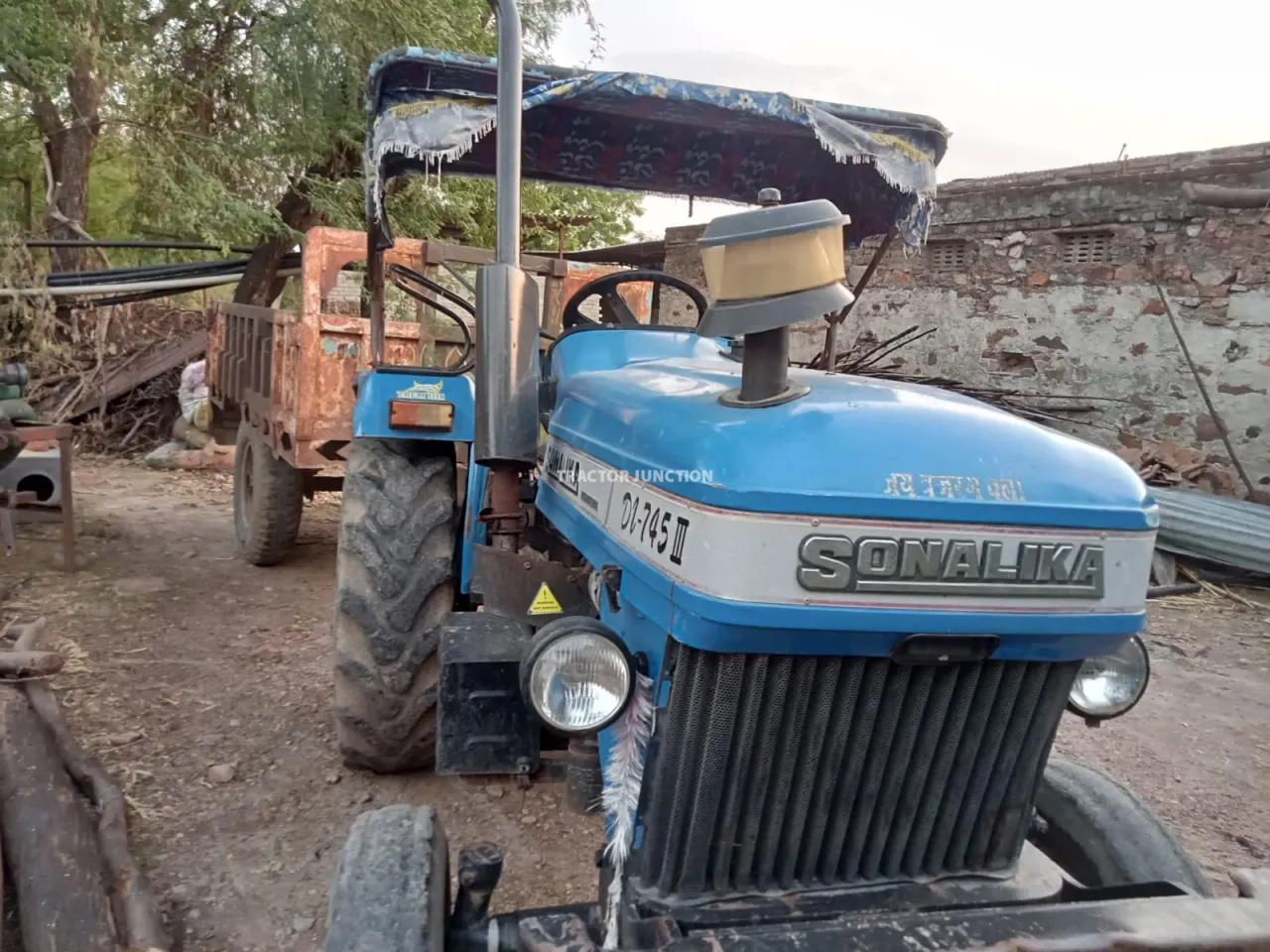 சோனாலிகா DI 745 III