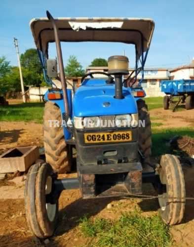 New Holland Excel 4710 Red 4WD