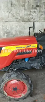 महिंद्रा जीवो  225 डीआई 4WD
