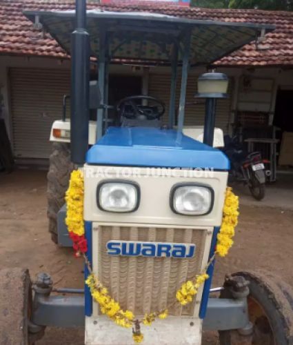 Swaraj 735 XT