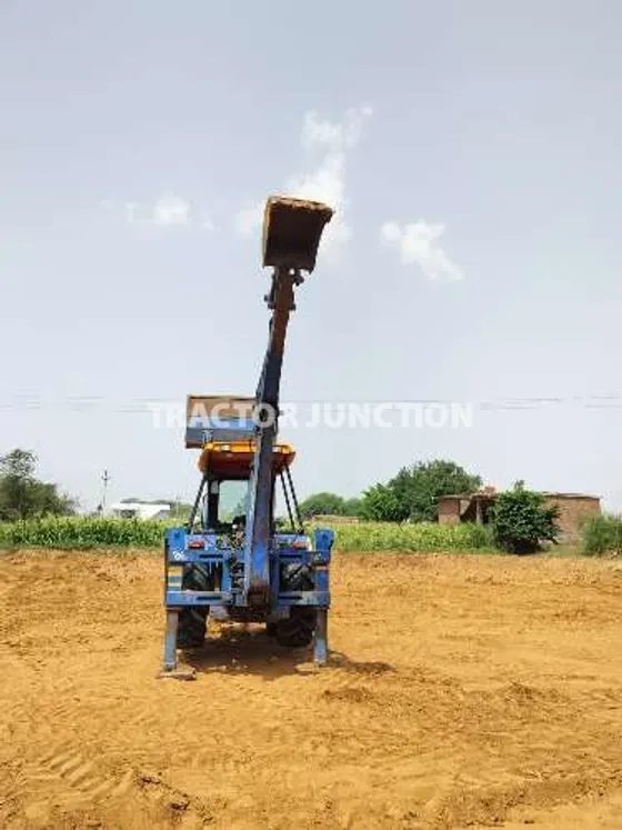 Sonalika Sikander DI 55 DLX 4WD