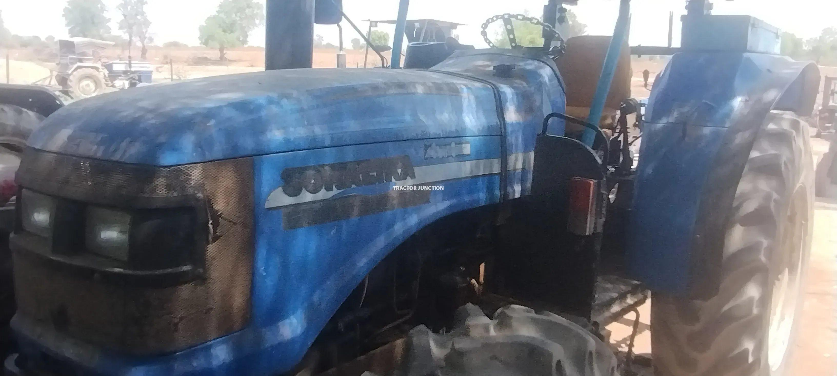 சோனாலிகா வேர்ல்ட்ட்ராக் 75 RX 4WD