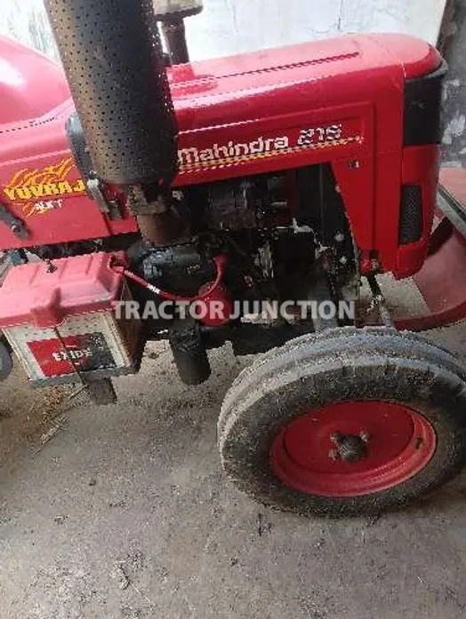Mahindra Yuvraj 215 NXT