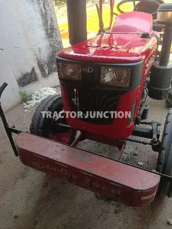 Mahindra Yuvraj 215 NXT