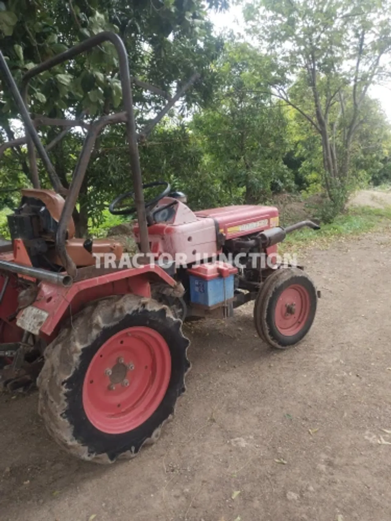 మహీంద్రా యువరాజ్ 215 ఎన్ఎక్స్ టి