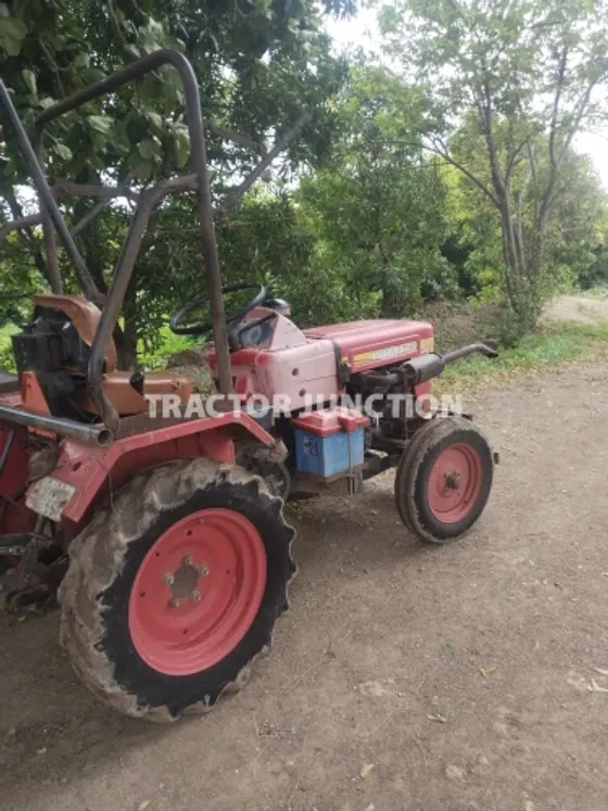మహీంద్రా యువరాజ్ 215 ఎన్ఎక్స్ టి