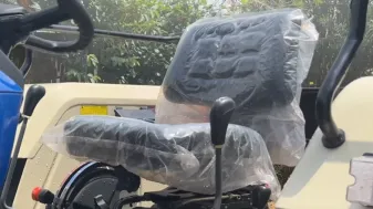 Swaraj 744 FE 4WD Swaraj 744 FE 4WD Seat