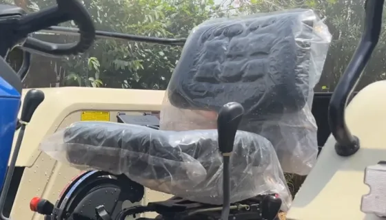 Swaraj 744 FE 4WD Swaraj 744 FE 4WD Seat