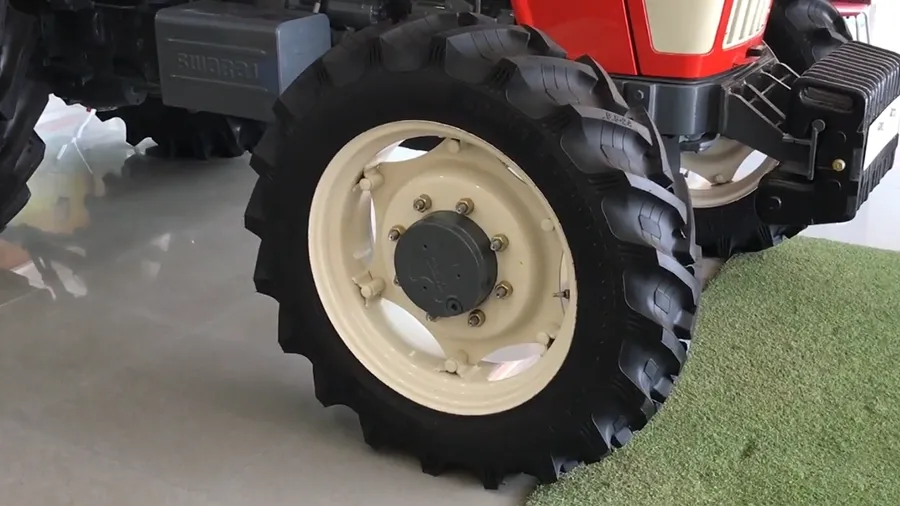 Swaraj 963 FE 4WD Swaraj 963 FE 4WD - Tyre