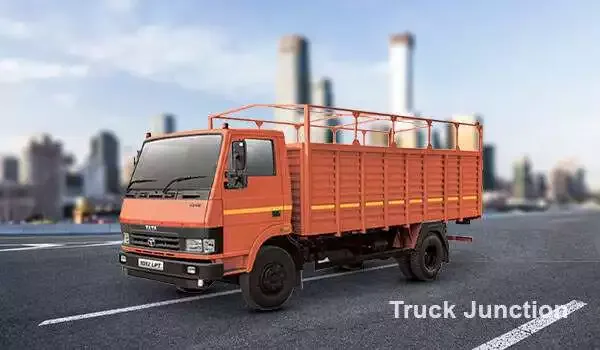 Tata 1012 LPT 3800/Containers