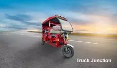 Mini Metro Red E Rickshaw4-Seater/Electric VS SN Solar Energy Battery