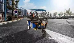 Saarthi E Cab4-Seater/Electric VS Mini Metro Blue E Rickshaw