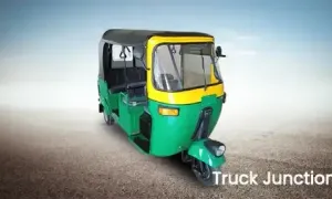 Zoomroo Deluxe Passenger VS Tata Ace EV