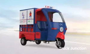 OK Play E LDR Dx VS Tata Ace EV