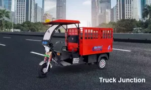 मिनी मेट्रो इलेक्ट्रिक डबल डेकर VS टाटा ऐस ईवी