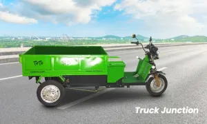 रन टोटो लोडर 500 स्टार्टअप VS टाटा ऐस ईवी