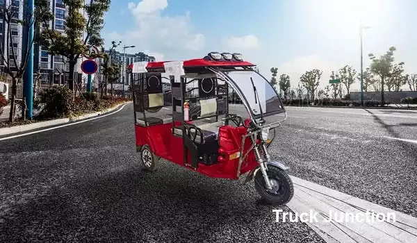 SN Solar Energy Passenger Electric Rickshaw 5-Seater/Electric