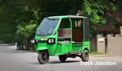 Vidhyut Passenger P3 VS Montra Electric Super Auto
