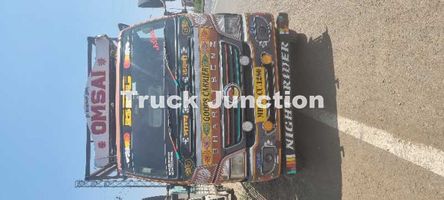 BharatBenz 1215R