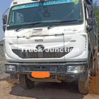 टाटा सिग्ना 2825.के/.टीके