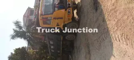 महिंद्रा ब्लाज़ो एक्स 35 8x4 